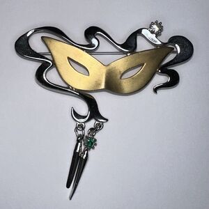 JJ JONETTE Gold Silver Tone Masquerade Mardi Gras Mask Rhinestone Brooch Pin